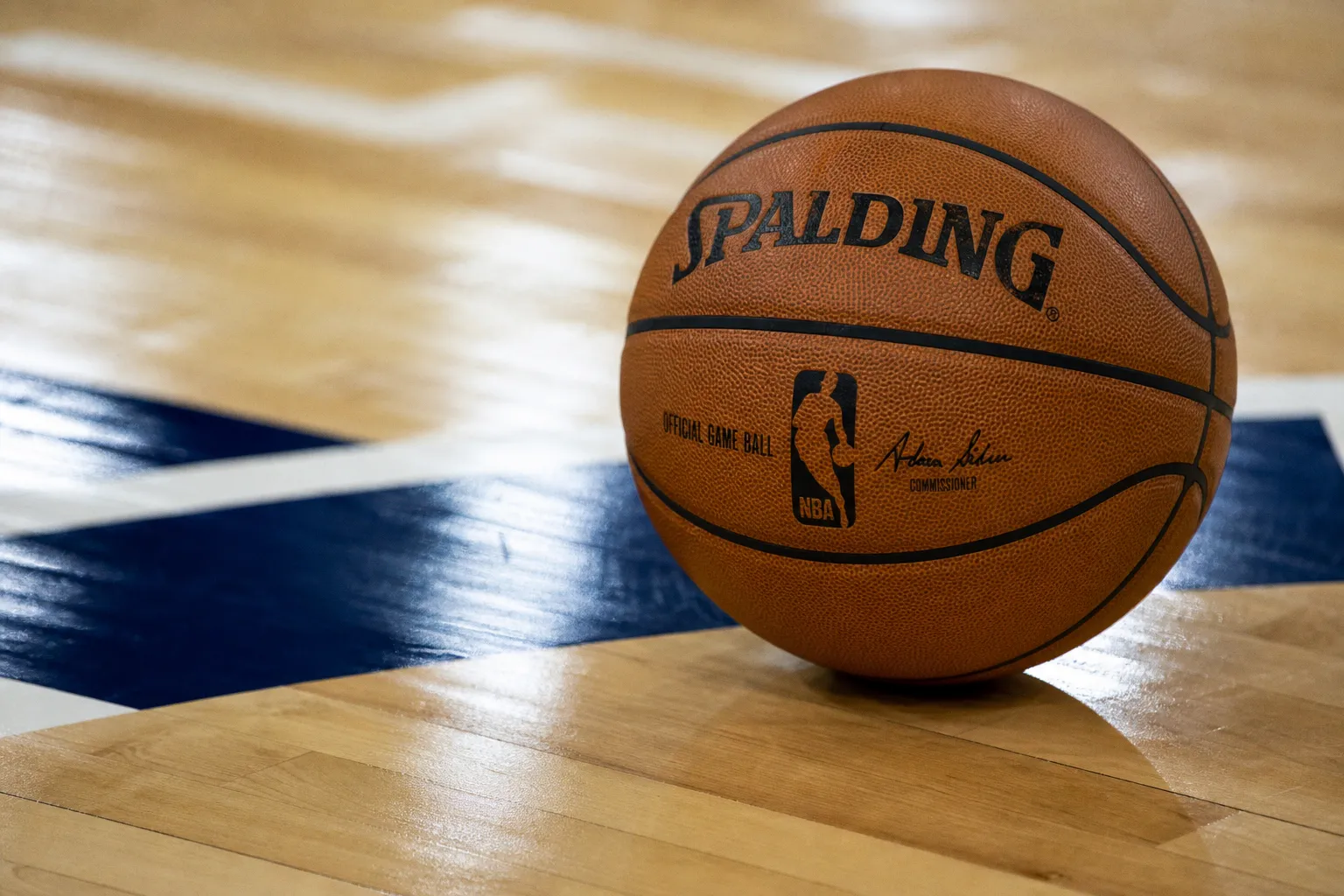 Compare the 5 best NBA legends for a modern small-ball lineup